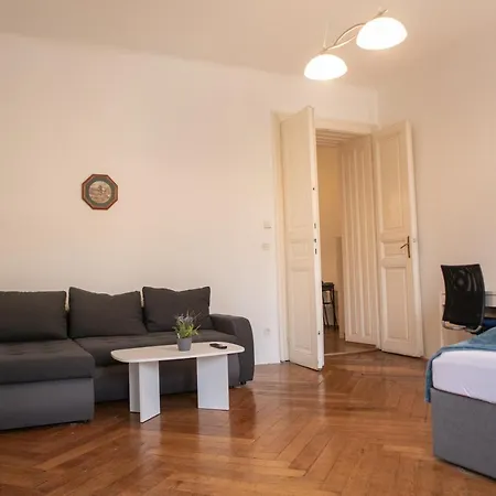 Roomy 2Br Apt. Near Akh -Perfect For Longstays Wiedeń Zewnętrze zdjęcie