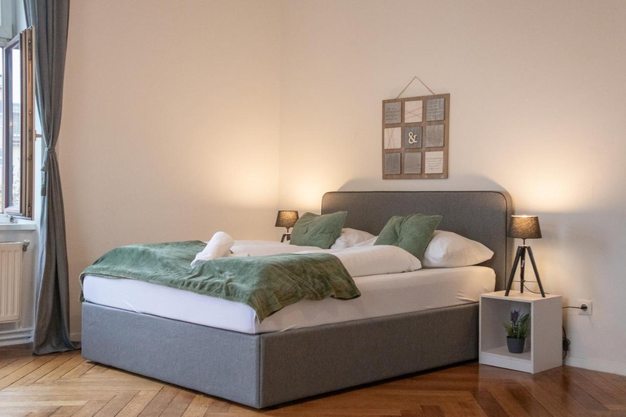 Apartment Roomy 2br Apt. Near Akh -perfect For Longstays
