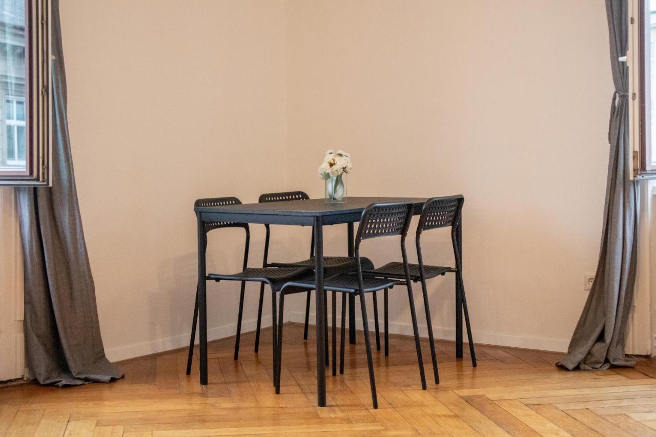 Roomy 2br Apt. Near Akh -perfect For Longstays Apartment *